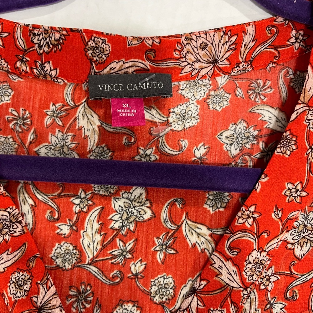 VINCE CAMUTO FLORAL FLUTTER SLEEVE TOP - Picture 5 of 16